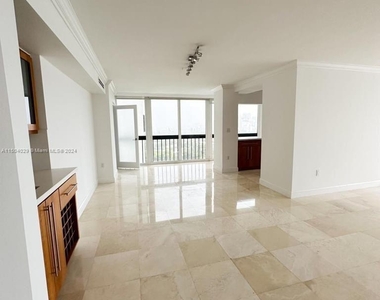 2333 Brickell Ave - Photo Thumbnail 15