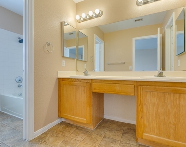 1401 Sycamore Spring Court - Photo Thumbnail 26