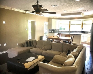 1003 Carmel Place - Photo Thumbnail 5