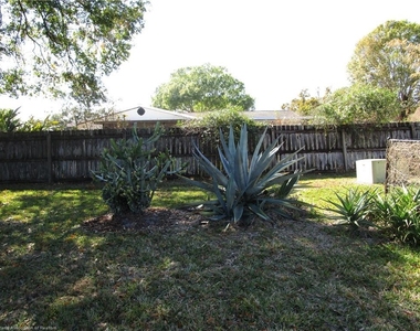 2641 Greenacre Drive - Photo Thumbnail 23