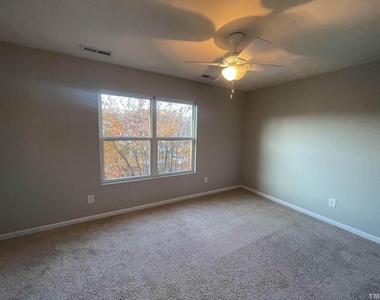 2921 Berkeley Springs Place - Photo Thumbnail 15