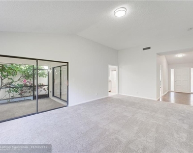 11457 Shady Oaks Ln - Photo Thumbnail 6