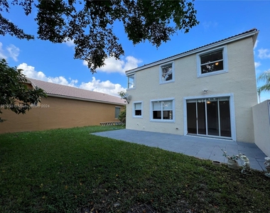 15874 Nw 12th Ct - Photo Thumbnail 15