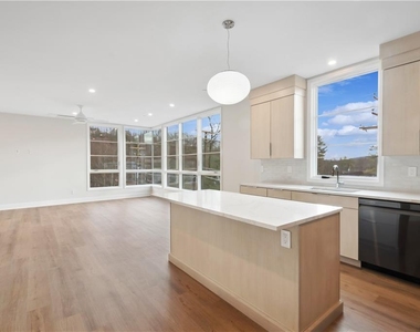 55 Woodside Avenue - Photo Thumbnail 4