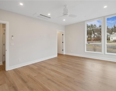 55 Woodside Avenue - Photo Thumbnail 17