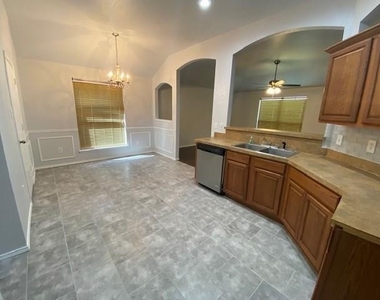 4937 Spur Ridge Court - Photo Thumbnail 3