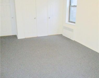 4315 Webster Avenue - Photo Thumbnail 11