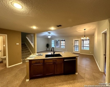 205 Canyon Vista - Photo Thumbnail 18