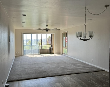 2520 Clairemont Dr - Photo Thumbnail 7