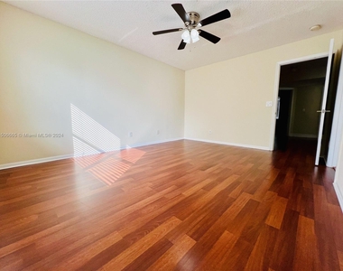 10560 Nw 57th Ct - Photo Thumbnail 14