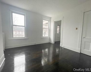 25 Virginia Avenue - Photo Thumbnail 10