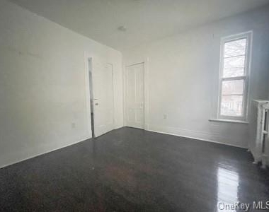 25 Virginia Avenue - Photo Thumbnail 4