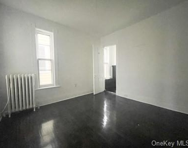 25 Virginia Avenue - Photo Thumbnail 2