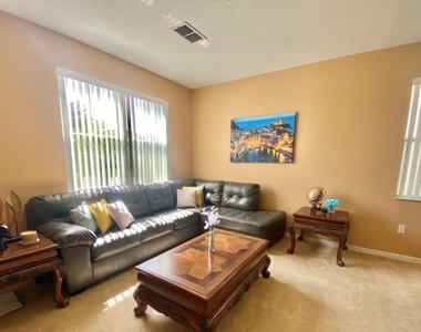 305 Willow View Drive - Photo Thumbnail 7