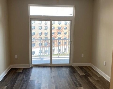 176 Lafayette Avenue - Photo Thumbnail 12