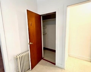 293 Hudson Street - Photo Thumbnail 3