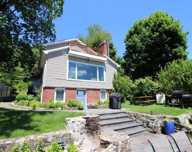 37 Lakeside Road - Photo Thumbnail 13