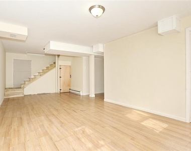 135 Beech Street - Photo Thumbnail 21