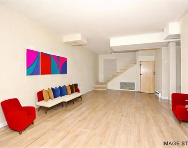 135 Beech Street - Photo Thumbnail 20