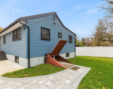 2 Glenmore Avenue - Photo Thumbnail 15