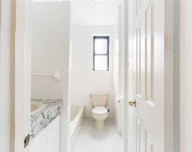 83-52 Talbot Street - Photo Thumbnail 18