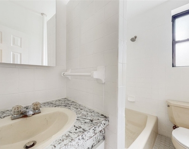 83-52 Talbot Street - Photo Thumbnail 15