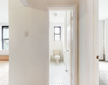 83-52 Talbot Street - Photo Thumbnail 17