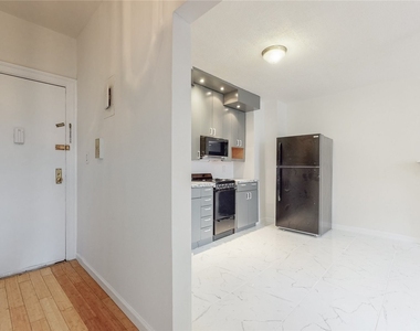 83-52 Talbot Street - Photo Thumbnail 10