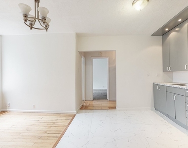 83-52 Talbot Street - Photo Thumbnail 6