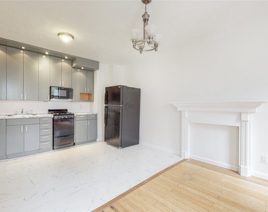83-52 Talbot Street - Photo Thumbnail 3