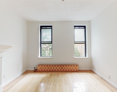83-52 Talbot Street - Photo Thumbnail 8