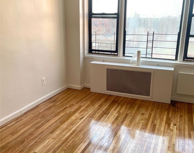 91-15 Lamont Avenue - Photo Thumbnail 6