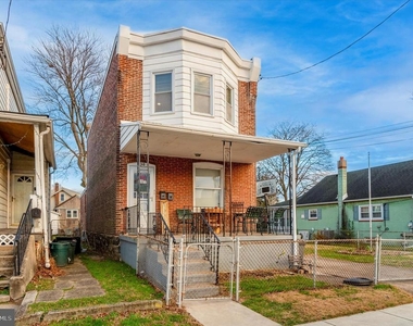 238 Carre Ave - Photo Thumbnail 0