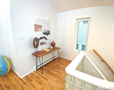 433 W Hudson Street - Photo Thumbnail 2