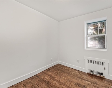 1059 Vincent Avenue - Photo Thumbnail 5