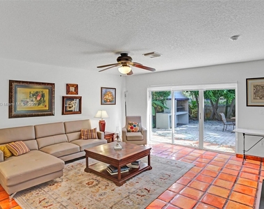 10361 Sw 164th Ct - Photo Thumbnail 12