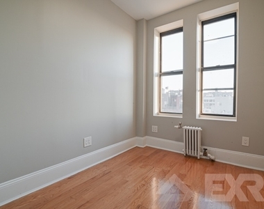 442 Lorimer Street - Photo Thumbnail 4