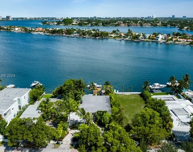 1265 N Biscayne Point Rd - Photo Thumbnail 0