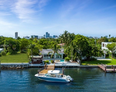 1265 N Biscayne Point Rd - Photo Thumbnail 5
