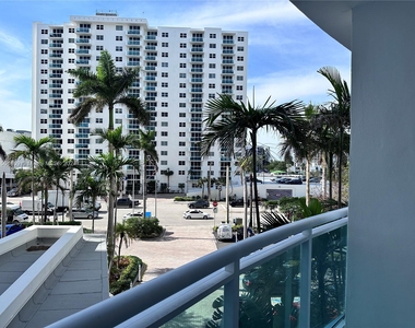 3001 S Ocean Dr - Photo Thumbnail 3