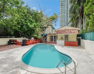 1642 Brickell Ave - Photo Thumbnail 20