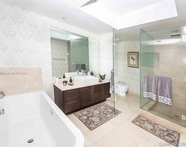 150 Sunny Isles Blvd - Photo Thumbnail 14