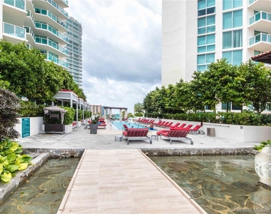 150 Sunny Isles Blvd - Photo Thumbnail 20