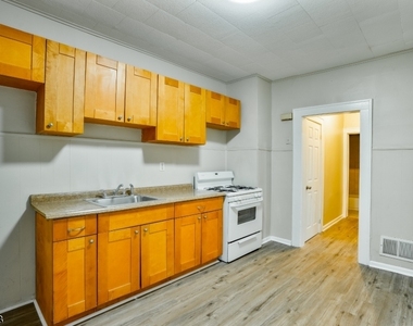 913 S Wood Ave - Photo Thumbnail 1