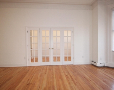 277 Beacon St - Photo Thumbnail 5