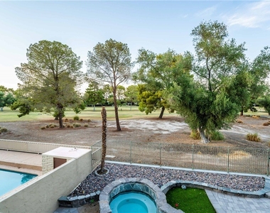 980 Vegas Valley Drive - Photo Thumbnail 30