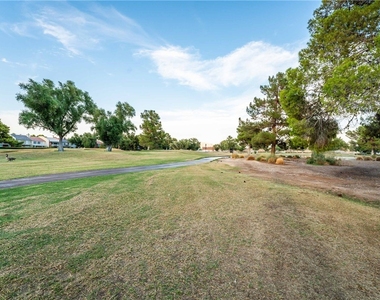 980 Vegas Valley Drive - Photo Thumbnail 39