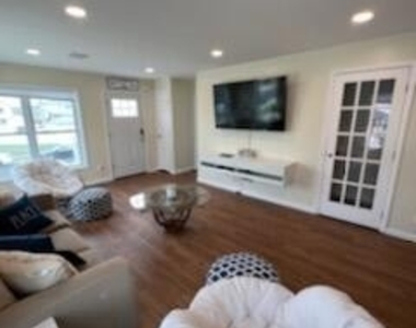 28 Central Avenue - Photo Thumbnail 4