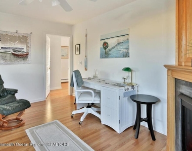 305 Baltimore Avenue - Photo Thumbnail 9