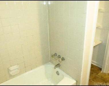 1712 Sanford #1 - Photo Thumbnail 9